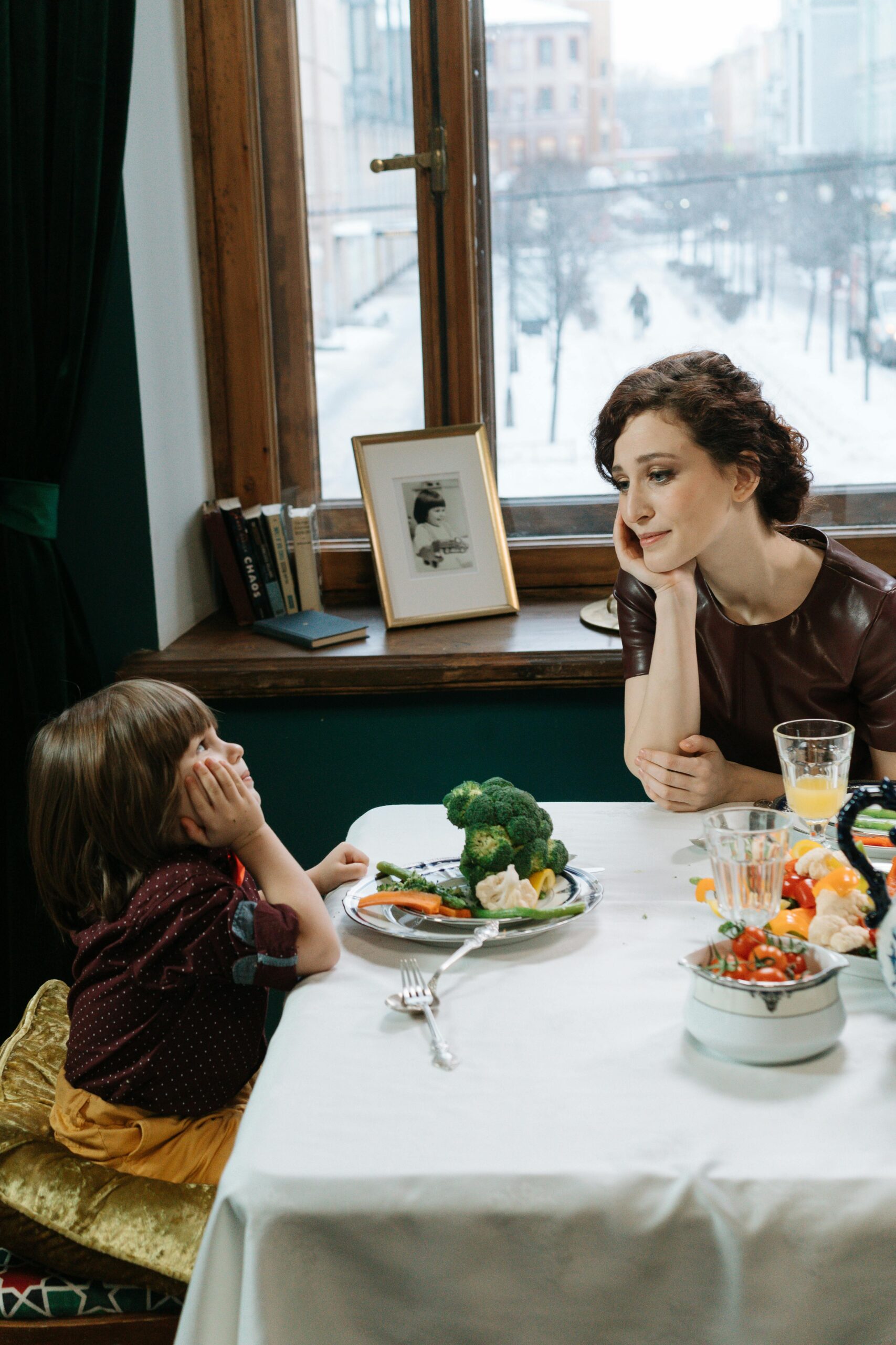 Transforming Mealtime Struggles Into Bonding Moments